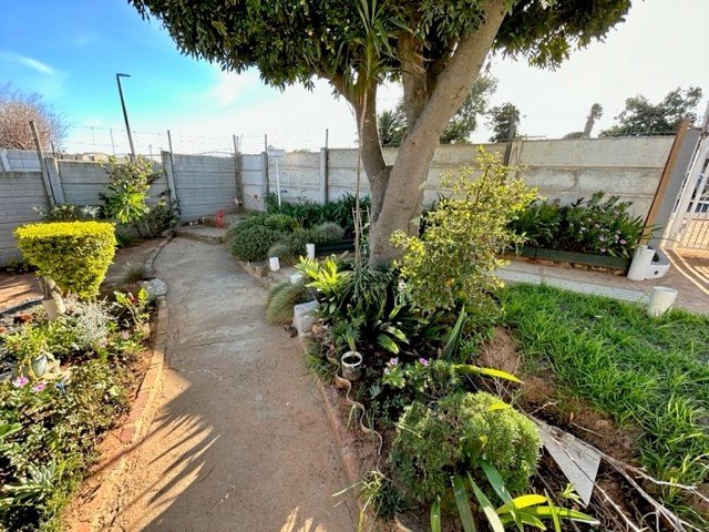 2 Bedroom Property for Sale in West Bank Western Cape